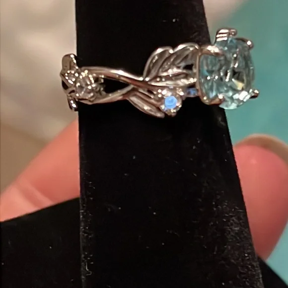 Sterling silver aquamarine ring. - Picture 4 of 8